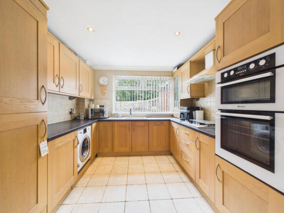 4 bed Terraced for sale Image 4