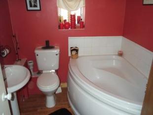 Ensuite bathroom
