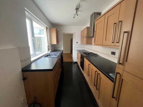2 bed End of Terrace to rent Image 5