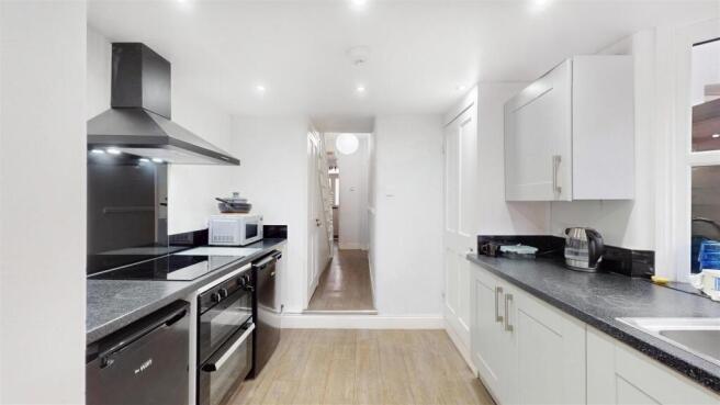 19 Khartoum Road - BIhdd3eESmkAlvmm0Gxv.jpg