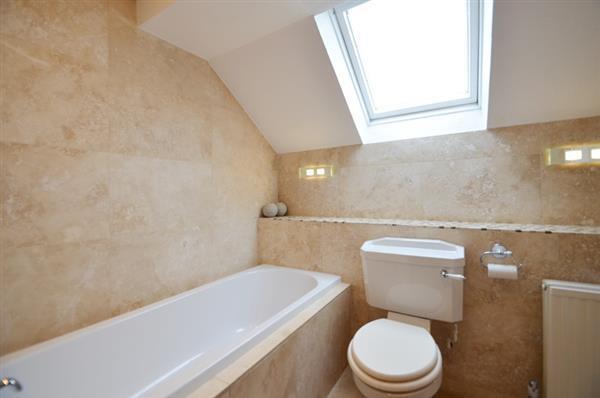 BATHROOM/WC