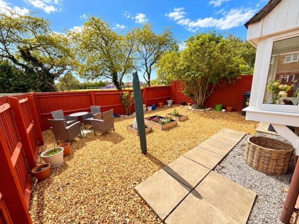 Enmore Close, Burnham On Sea, Somerset, TA8 photo 3