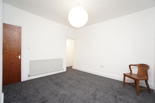 3 bed Terraced to rent Image 5