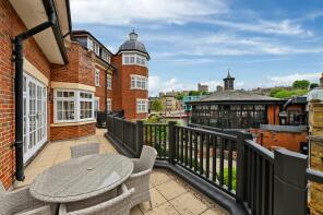 Flat 4, Eton Riverside, King Stable Street, Eton, Windsor SL4 6SA