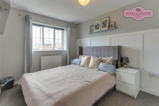 MAIN BEDROOM