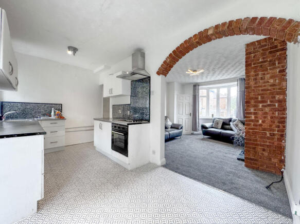 3 bed Semi-Detached for sale Image 4