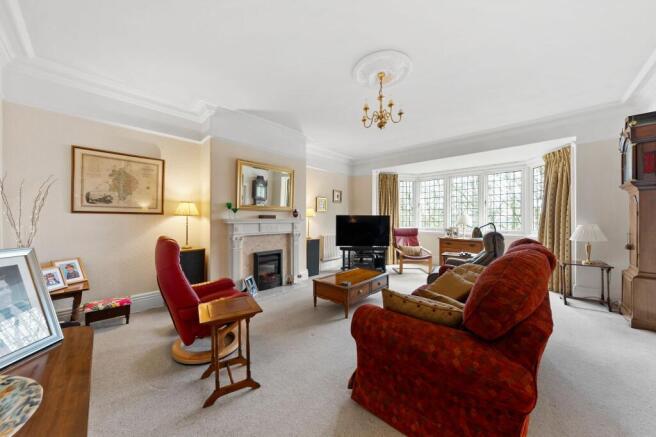 3 bed Flat for sale Image 4