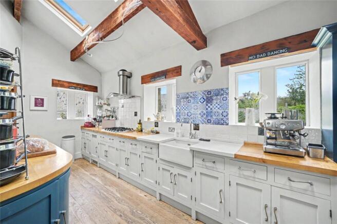 5 bed Barn Conversion for sale Image 7