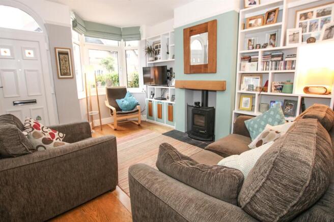Living Room 2.jpg