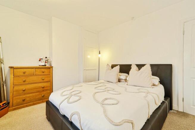 Enfield, Yeadon, Leeds photo 4