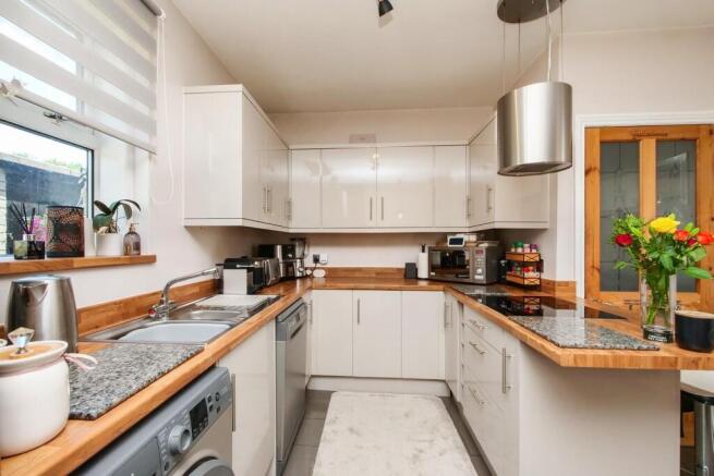 3 bed Terraced for sale Image 5
