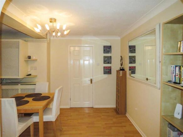 Dining Area 2.JPG