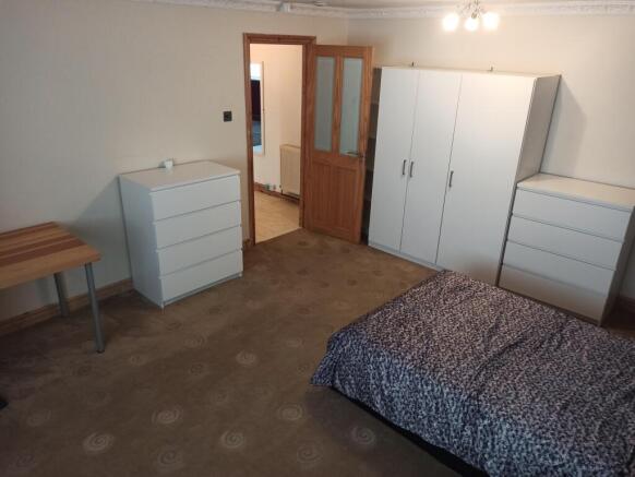 6 bed Terraced to rent Image 5