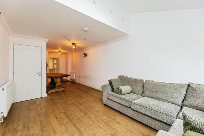 3 bed Terraced for sale Image 4