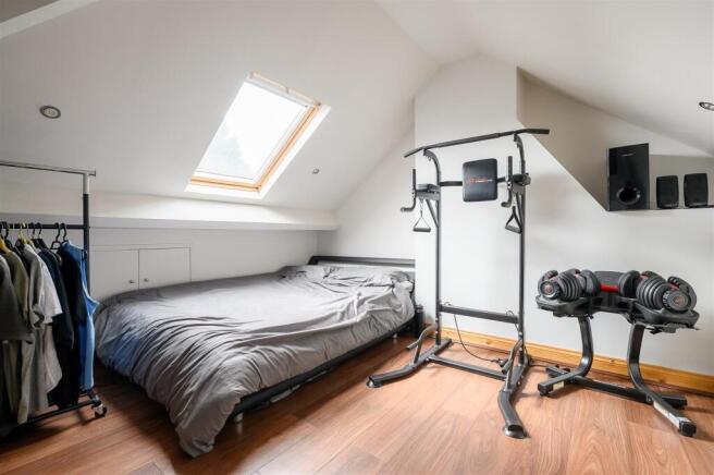 4 bed Semi-Detached for sale Image 11
