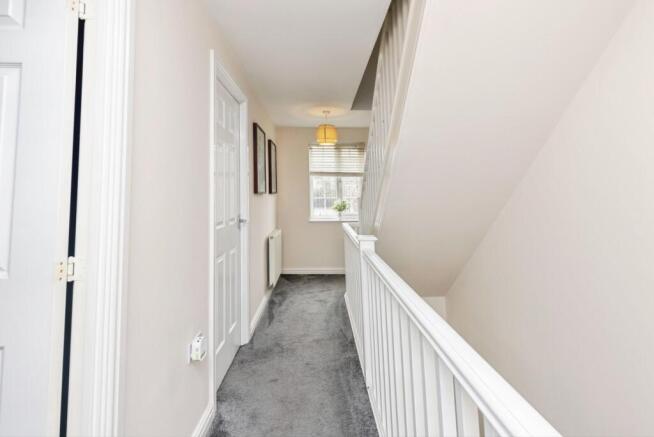 4 bed Terraced for sale Image 11