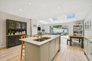 35, Weybourne Street, London SW18 4HG