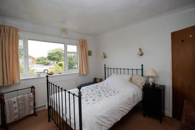 2 bed Semi-Detached Bungalow for sale Image 9