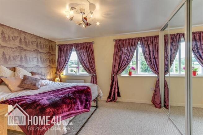 MASTER BEDROOM: