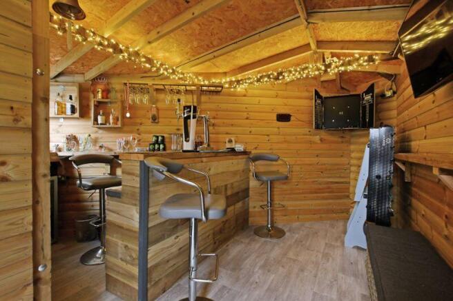 Garden Pub 