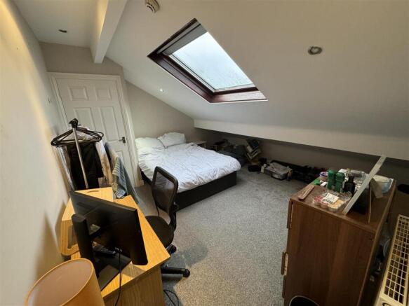 5 bed Terraced to rent Image 5