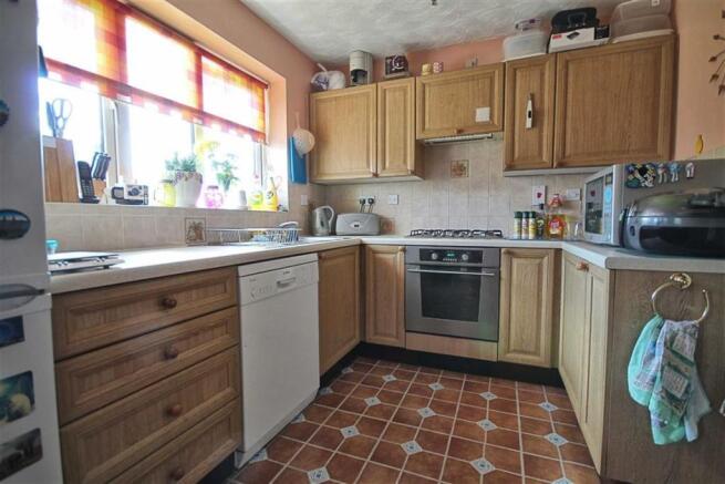KITCHEN/DINING ROOM