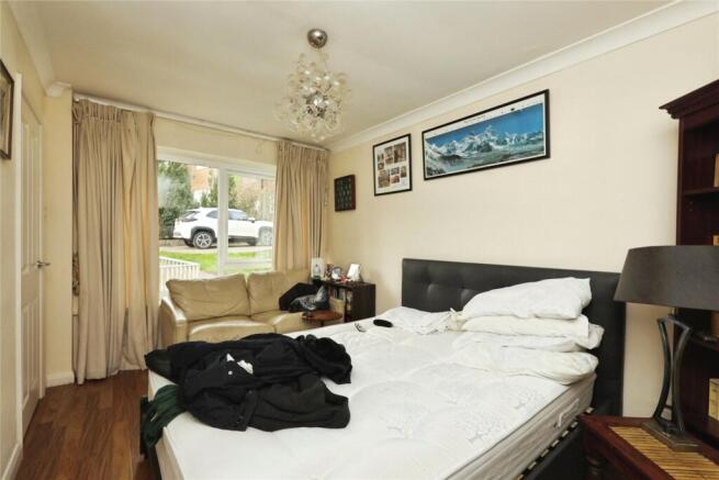 4 bed Detached for sale Image 11
