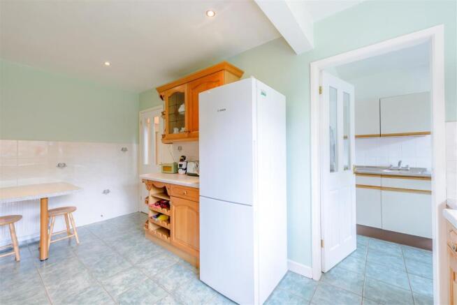 8429480-interior12.jpg