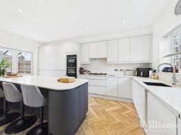 10, Amber Close, Aylesbury HP18 0UG
