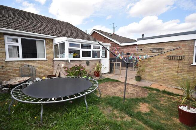 3 bed Semi-Detached Bungalow for sale Image 9