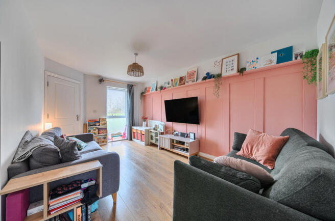 1405338-11-697cc5...