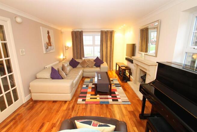 Attractive Lounge