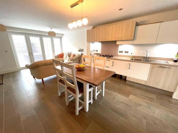 Open Plan Living Room & Kitchen