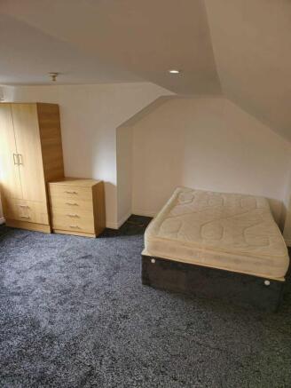 5 bed Detached to rent Image 8