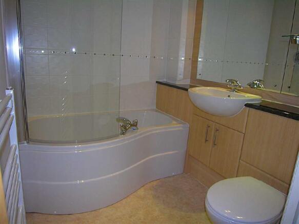 MAIN BATHROOM
