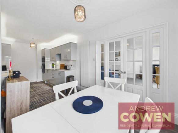 2 bed Apartment for sale Image 5