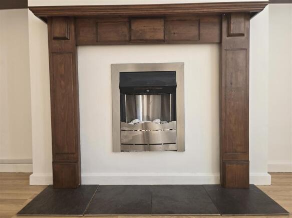 2 bed Terraced to rent Image 12
