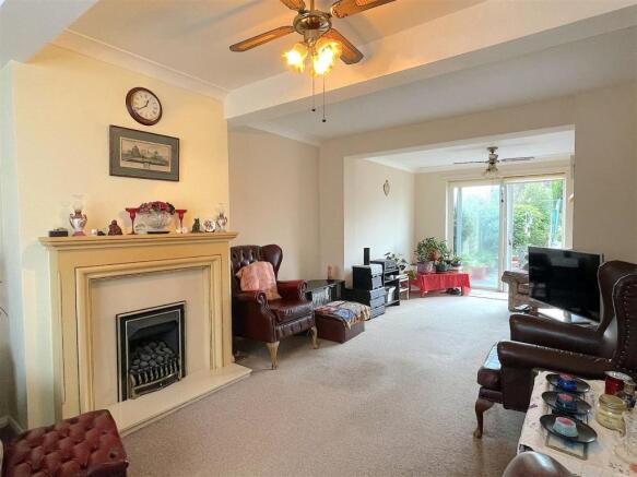 Living Room (2).jpeg