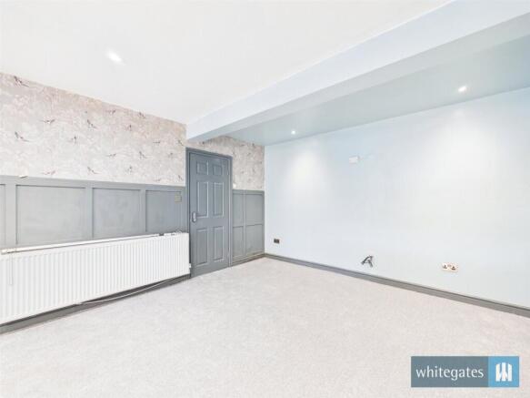 4 bed Town House for sale Image 4