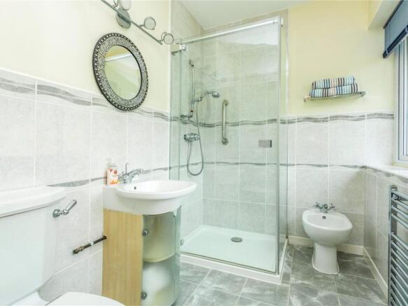 En-Suite Bathroom