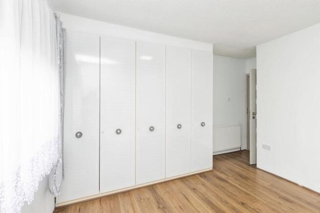 3 bed Semi-Detached for sale Image 7