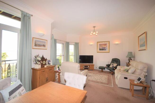 SITTING ROOM.jpg