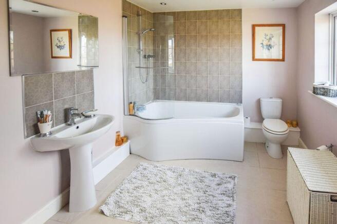 En-suite Bathroom