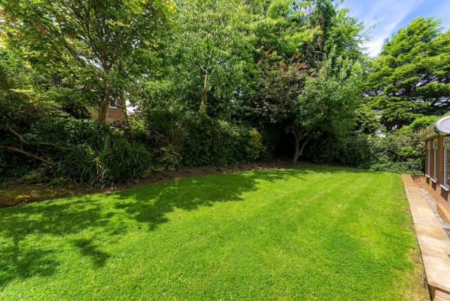 4 bed Detached for sale Image 8