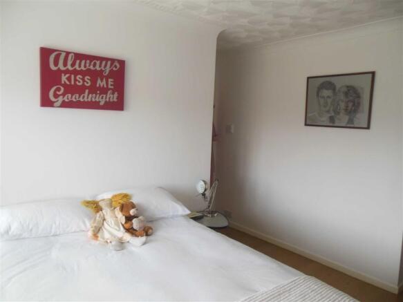 Bedroom no.1 front d