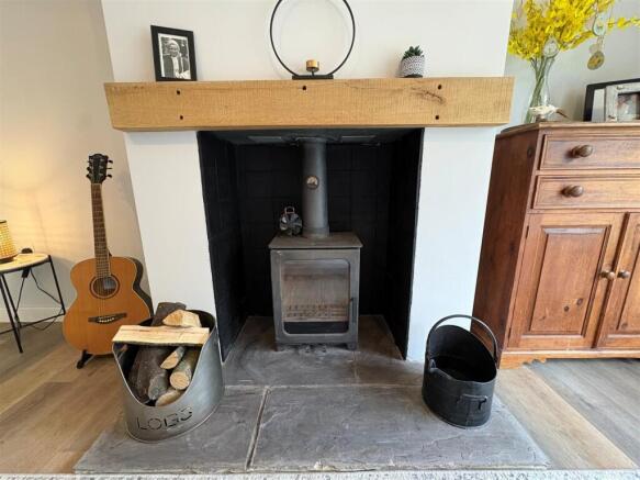 4 bed Detached for sale Image 11