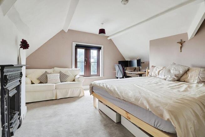 6 bed Semi-Detached for sale Image 12