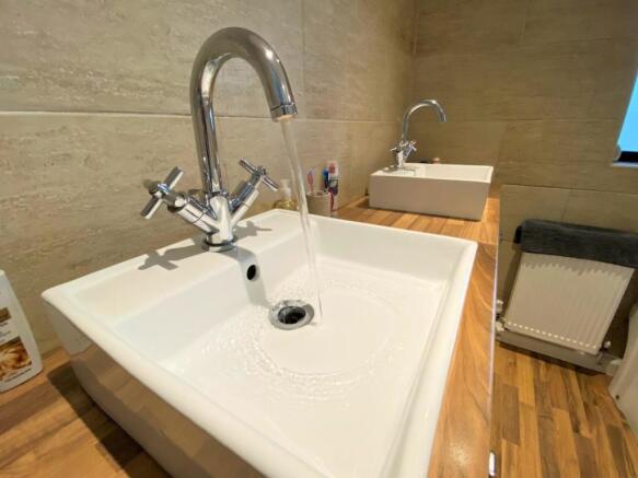 ensuite1.jpeg