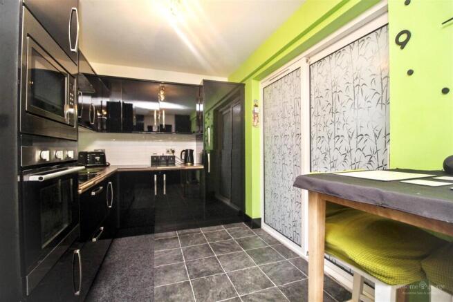 Kitchen/Breakfast Room