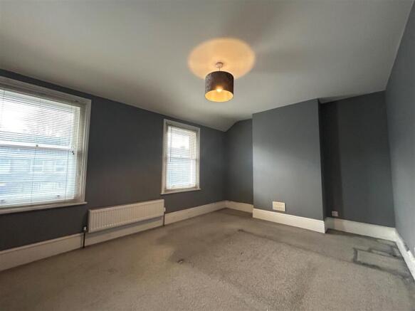 Bedroom 1.jpg